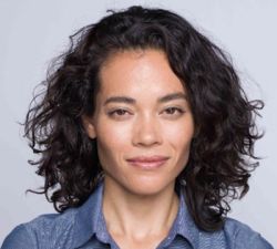 Shannon Holloway Headshot